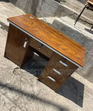 Office Desk/ Table