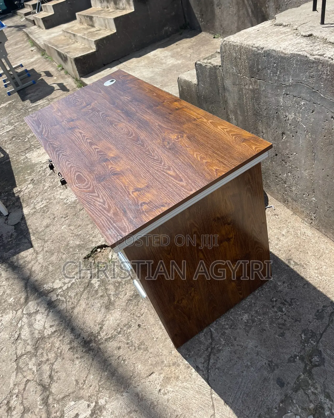 Office Desk/ Table
