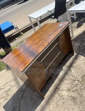 Office Desk/ Table