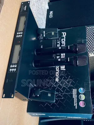 Shure Am-401 2hand 2lapel Wireless Microphone System.