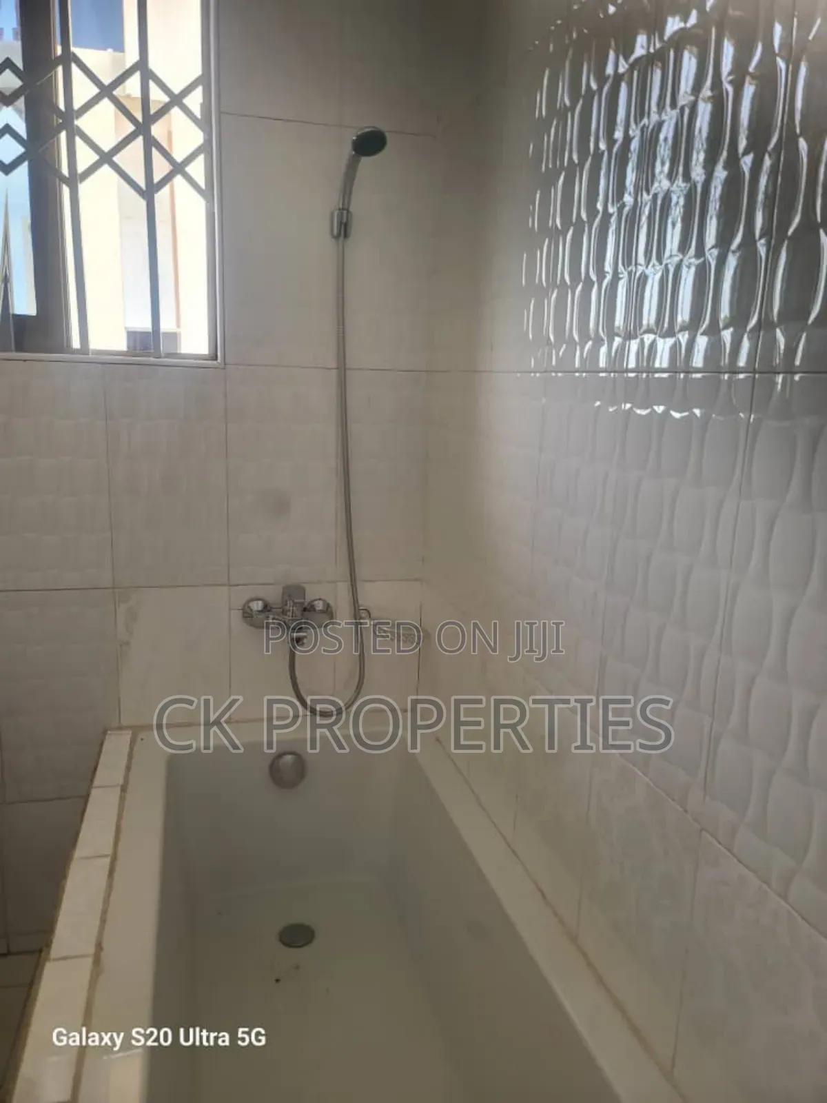 7bdrm House in Dome for rent