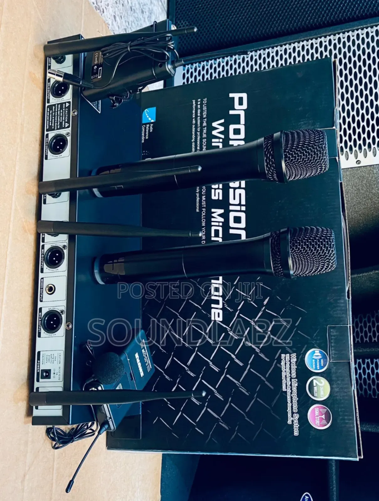 Shure Am-401 2hand 2lapel Wireless Microphone System.