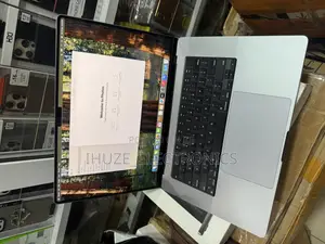 Laptop Apple MacBook Pro 2021 M1 16GB Apple M1 Pro SSD 512GB
