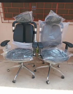 A Strong Ergonomic Swivel Chair