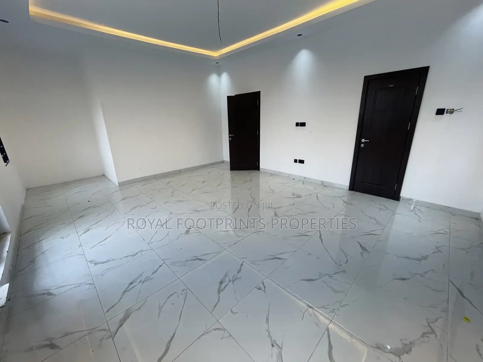 3bdrm House in Luxelooks Properties, East Legon for sale
