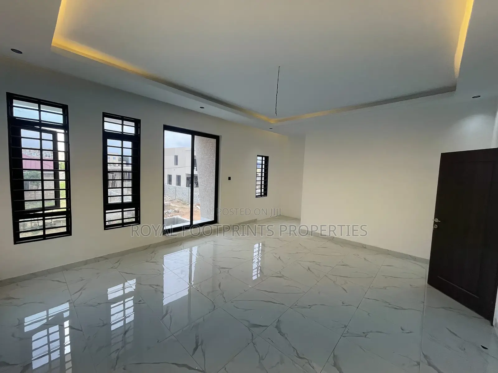 3bdrm House in Luxelooks Properties, East Legon for sale