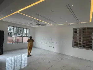 5bdrm House in Luxelooks Properties, Lake Side Estate for sale