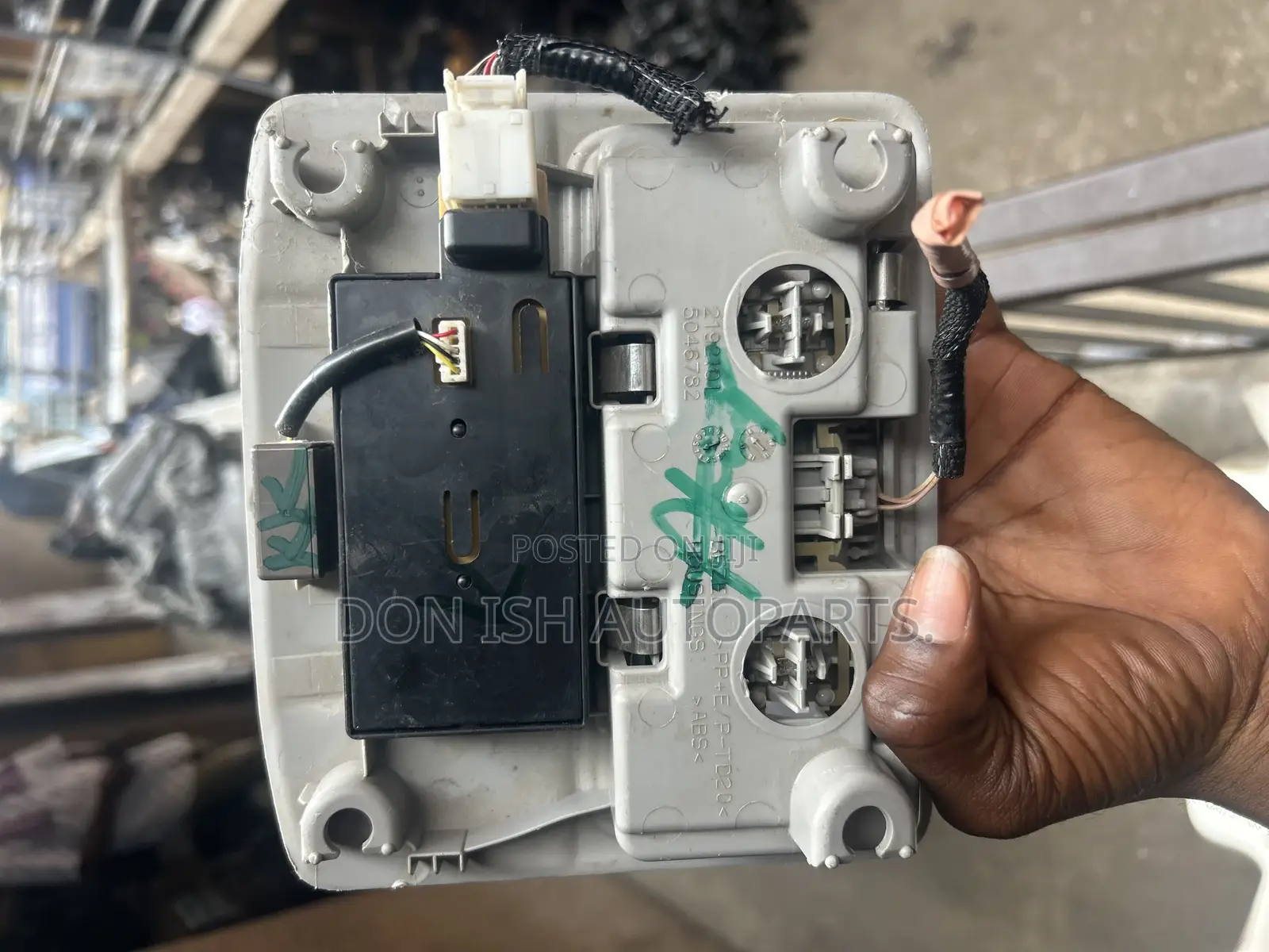 Toyota Rav4 Inside Lights With Sunroof Switch