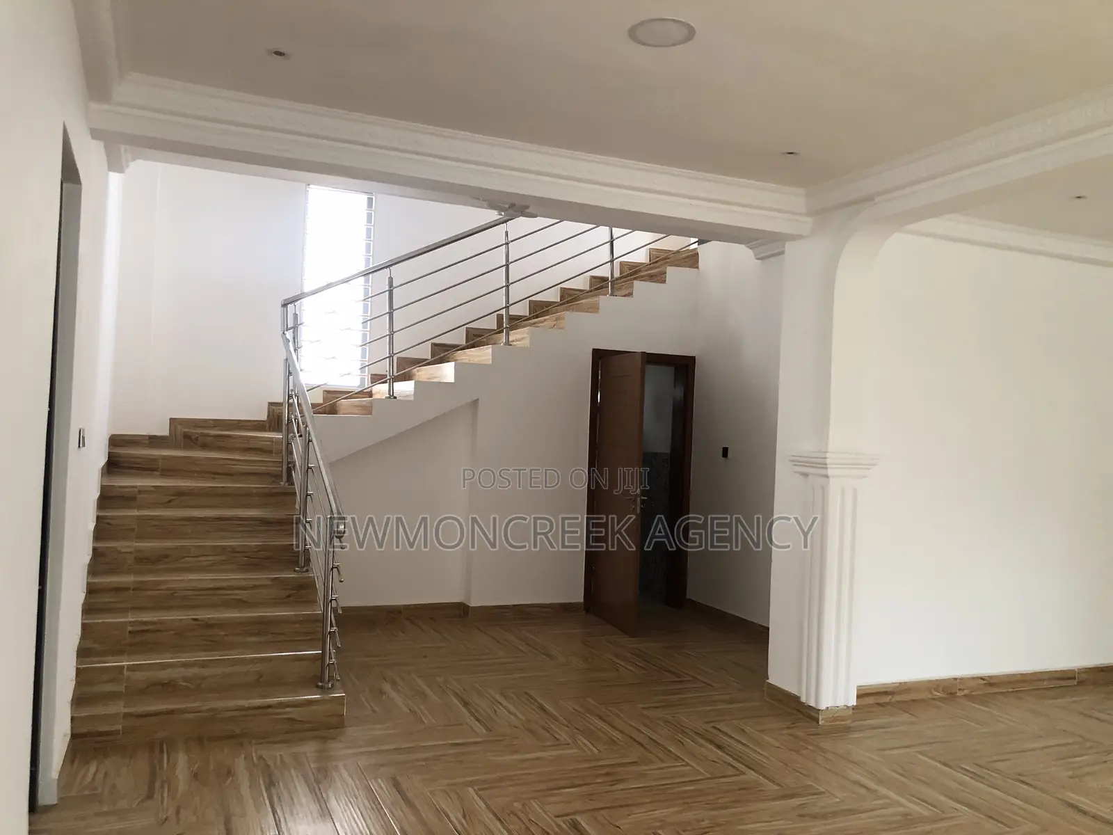 4bdrm Duplex in Ayi Mensah Park, Accra Metropolitan for sale