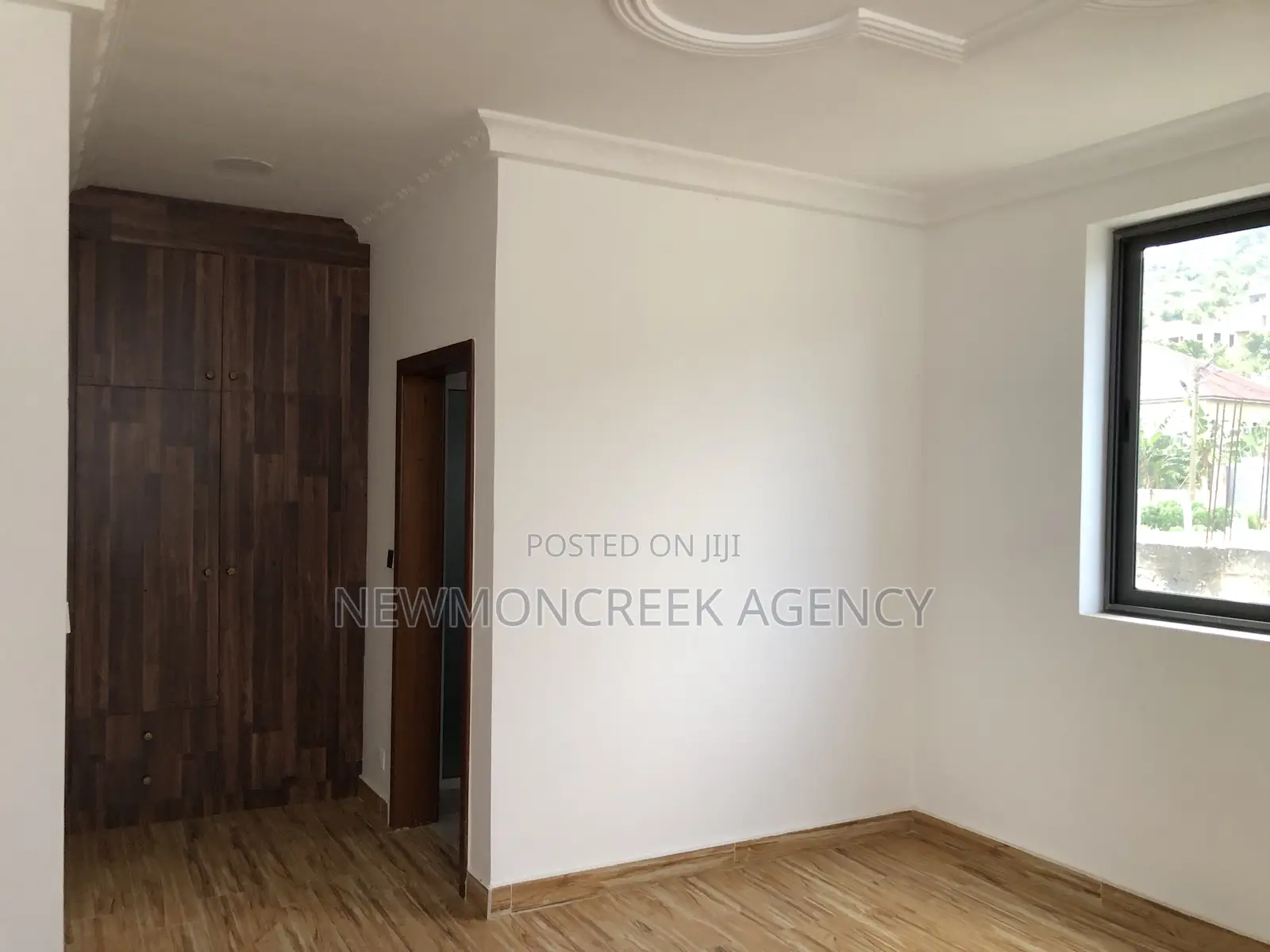 4bdrm Duplex in Ayi Mensah Park, Accra Metropolitan for sale