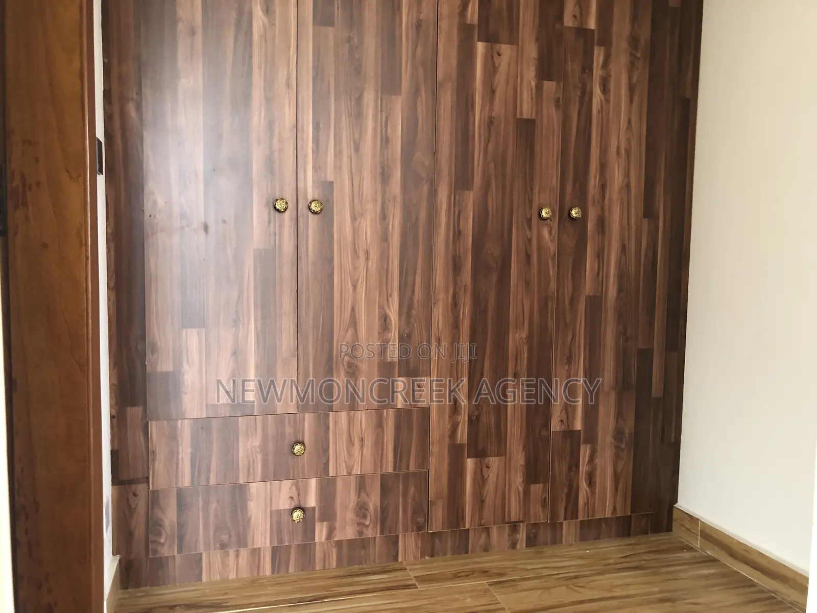 4bdrm Duplex in Ayi Mensah Park, Accra Metropolitan for sale