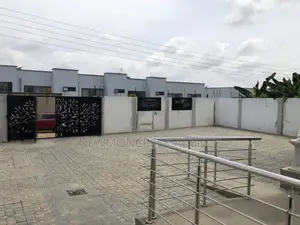4bdrm Duplex in Ayi Mensah Park, Accra Metropolitan for sale
