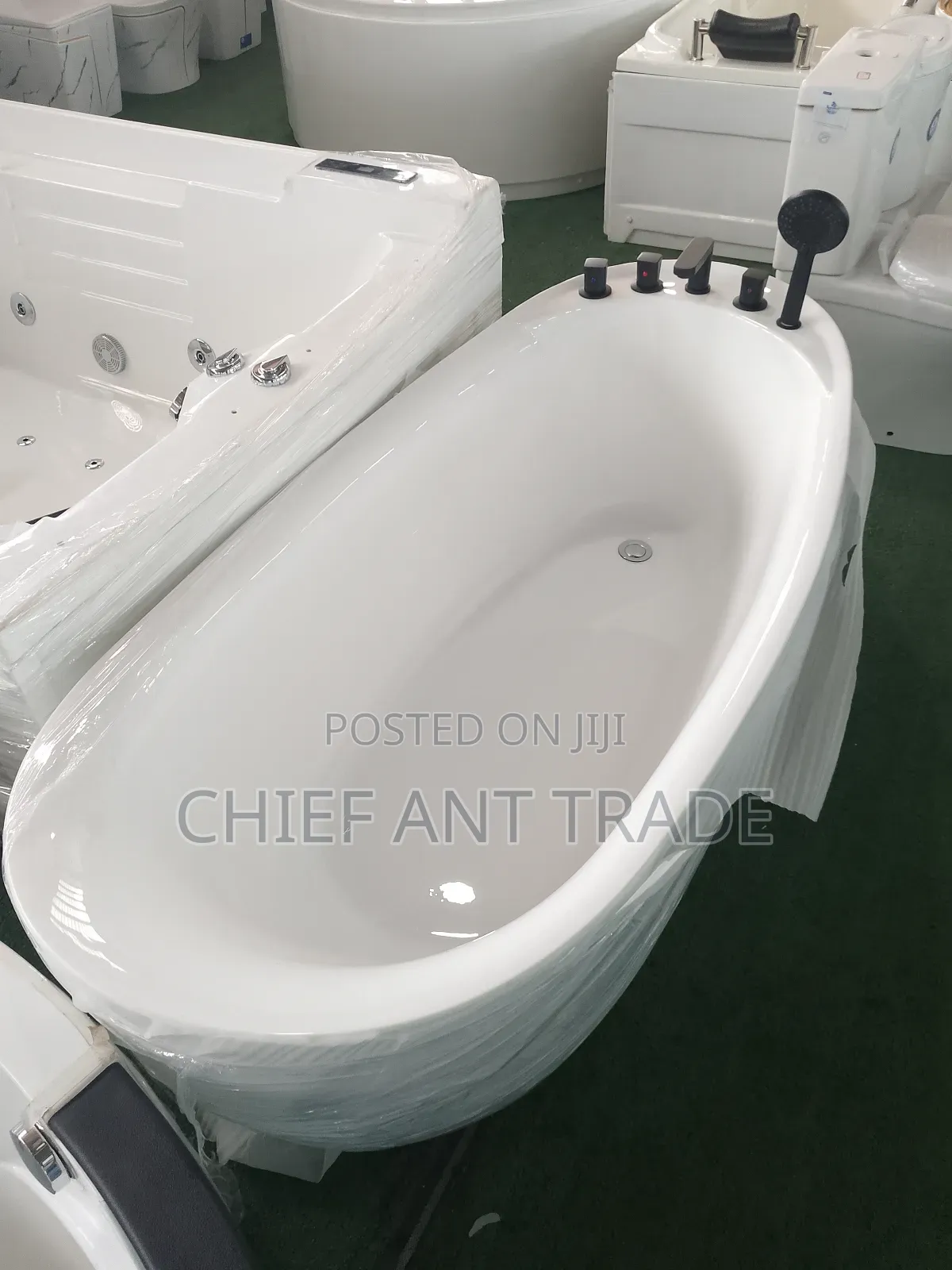 White Bathtub With Shower Set 180cm