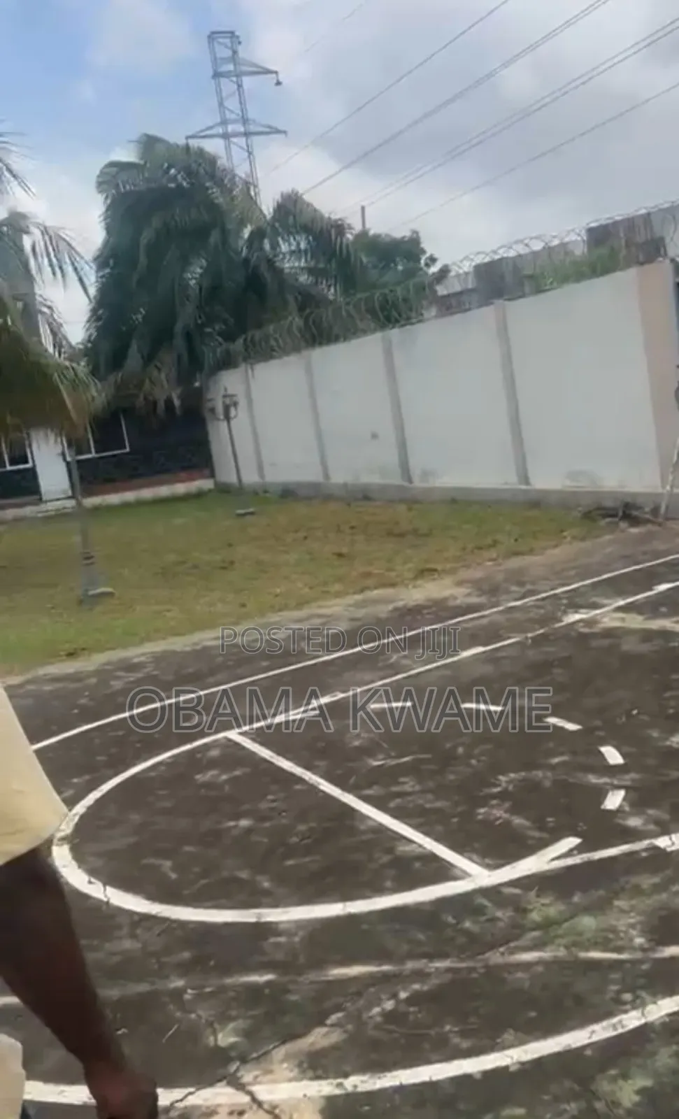 8 Bedroom House on a Two Plot of Land for Sale at Shiashie
