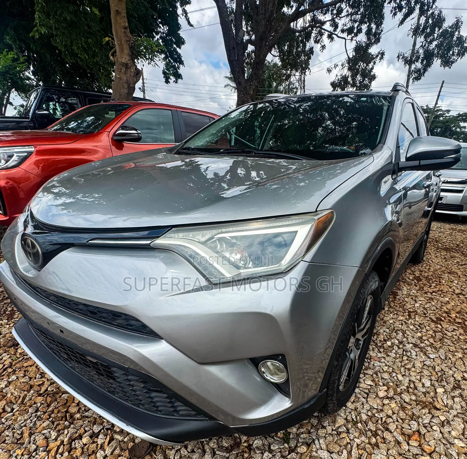 Toyota RAV4 XLE 4dr SUV (2.5L 4cyl 6A) 2018 Gray