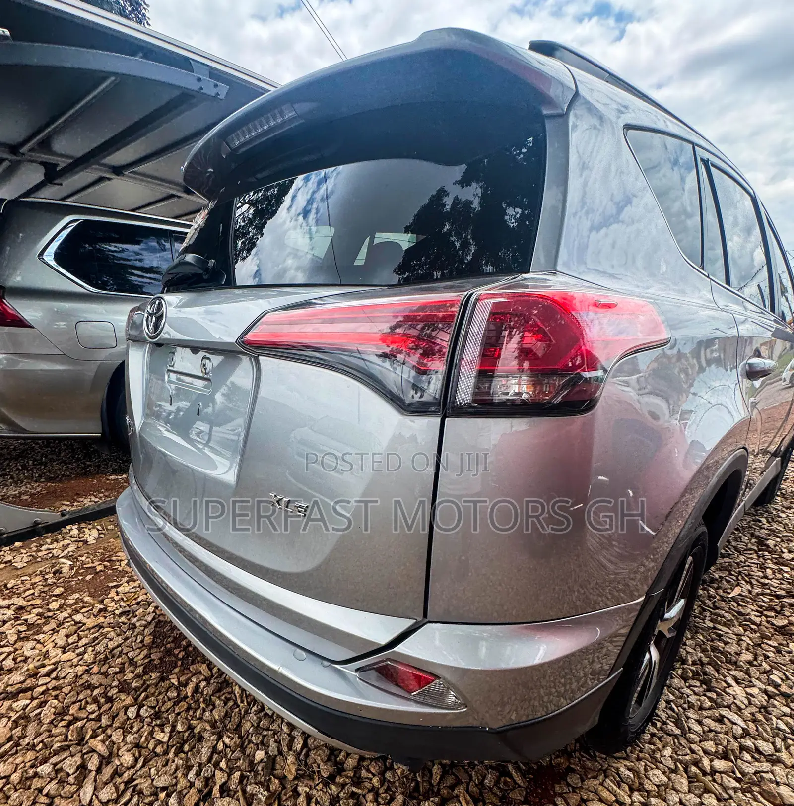 Toyota RAV4 XLE 4dr SUV (2.5L 4cyl 6A) 2018 Gray