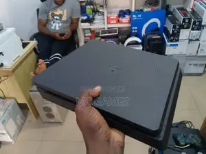 Sony Playstation 4 Slim