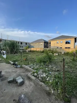 70/100 Plot of Land for Sale