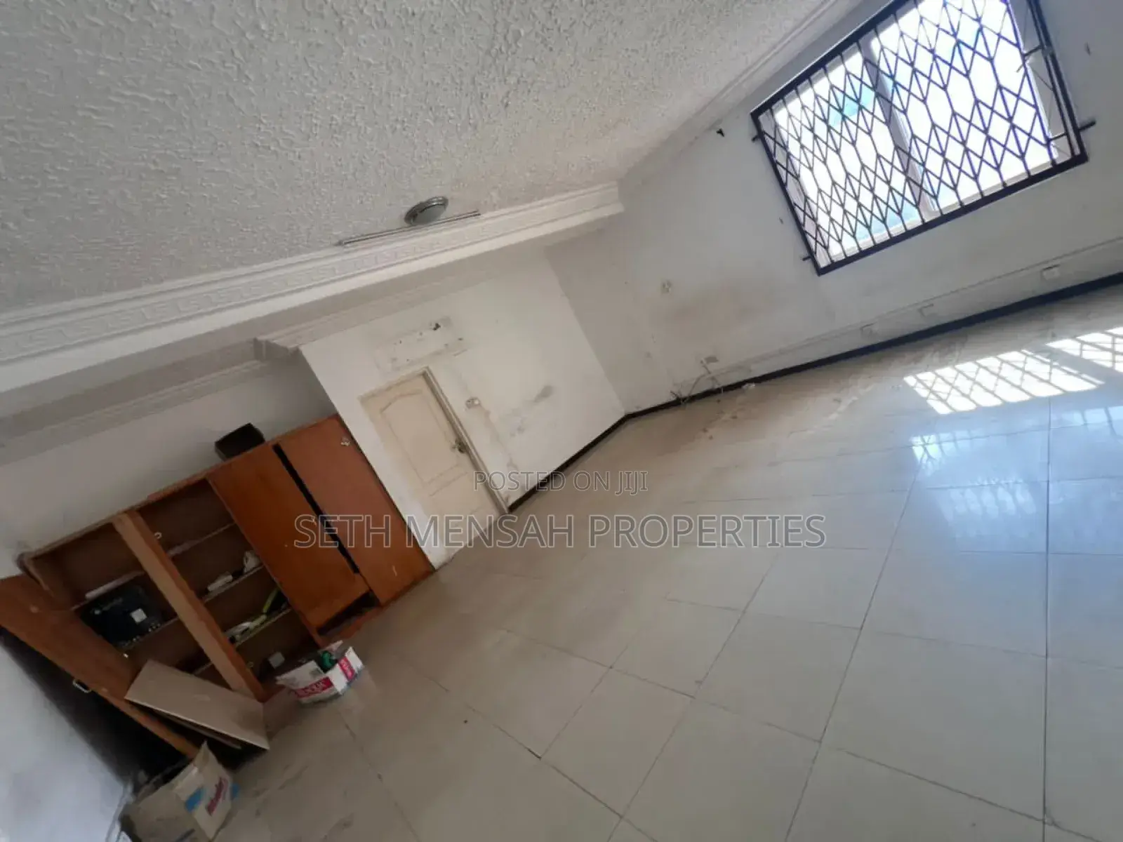 5bdrm House in Airport Residential Area for rent