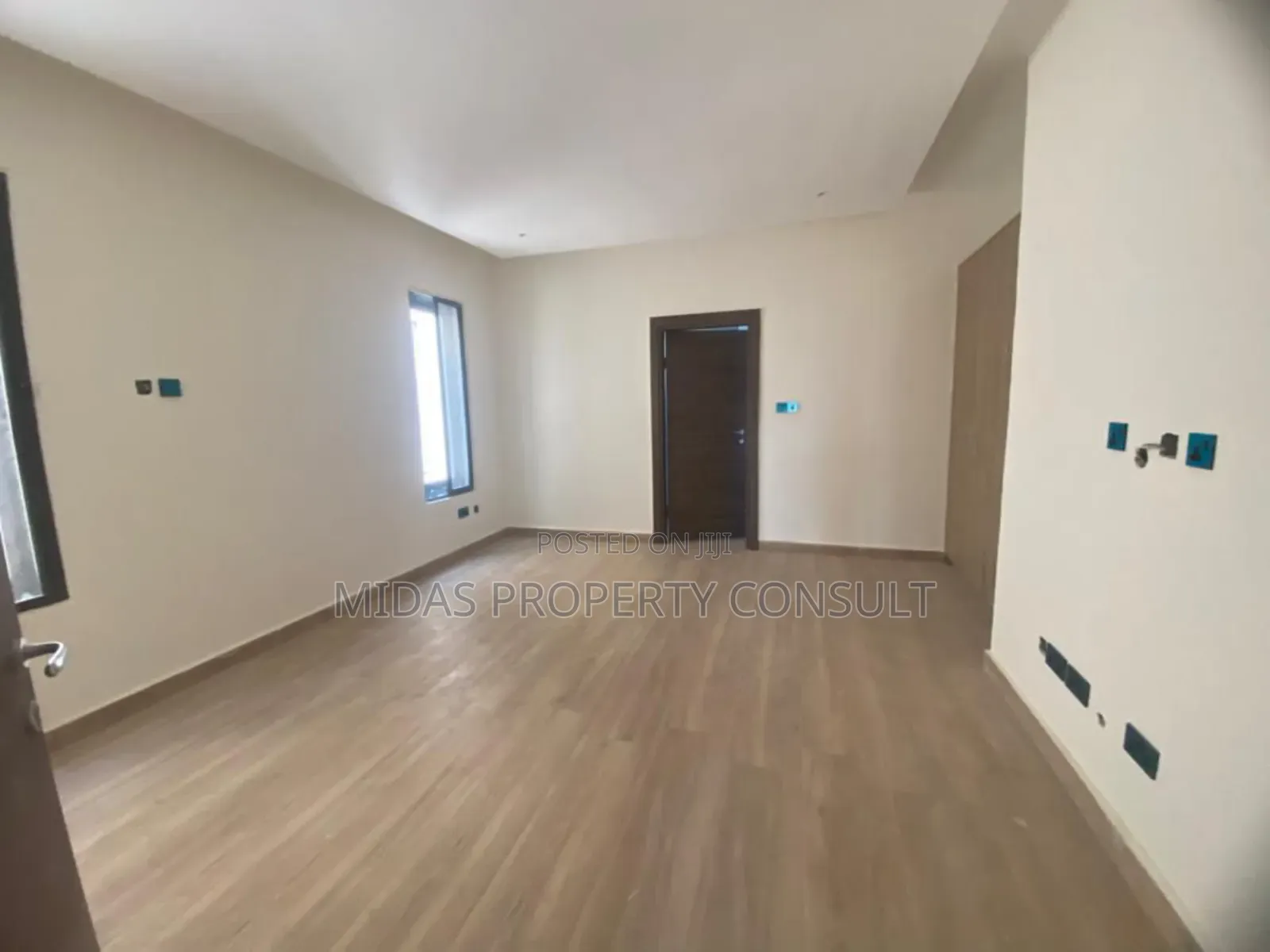 4bdrm House in School Junction, Ashaley Botwe for sale