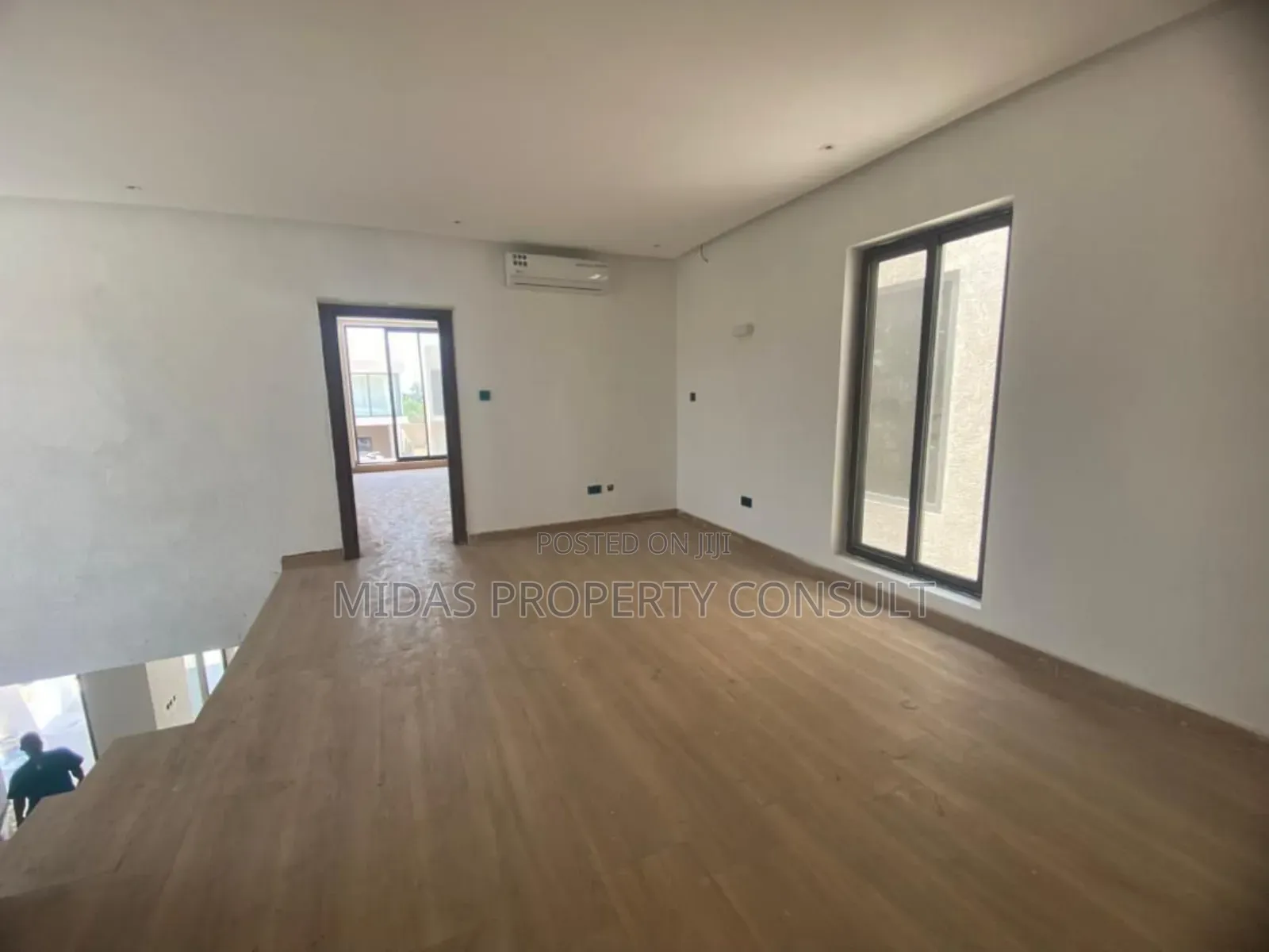 4bdrm House in School Junction, Ashaley Botwe for sale