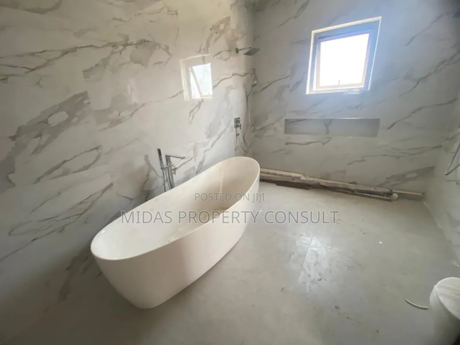 4bdrm House in School Junction, Ashaley Botwe for sale