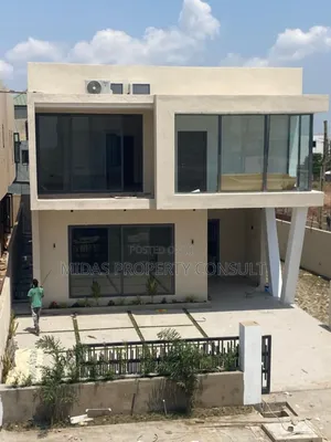 4bdrm House in School Junction, Ashaley Botwe for sale