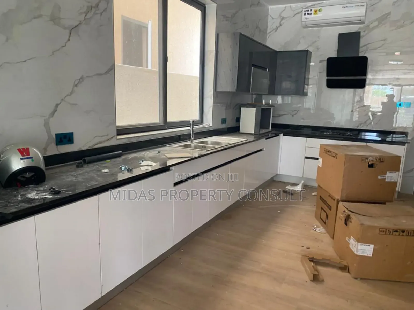 4bdrm House in School Junction, Ashaley Botwe for sale