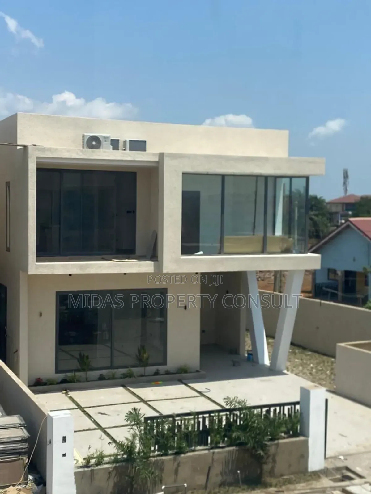 4bdrm House in School Junction, Ashaley Botwe for sale
