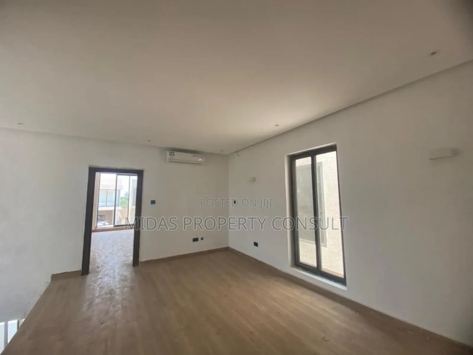 4bdrm House in School Junction, Ashaley Botwe for sale