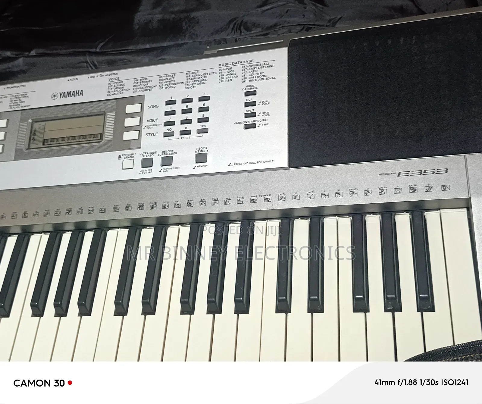 Yamaha PSR E353