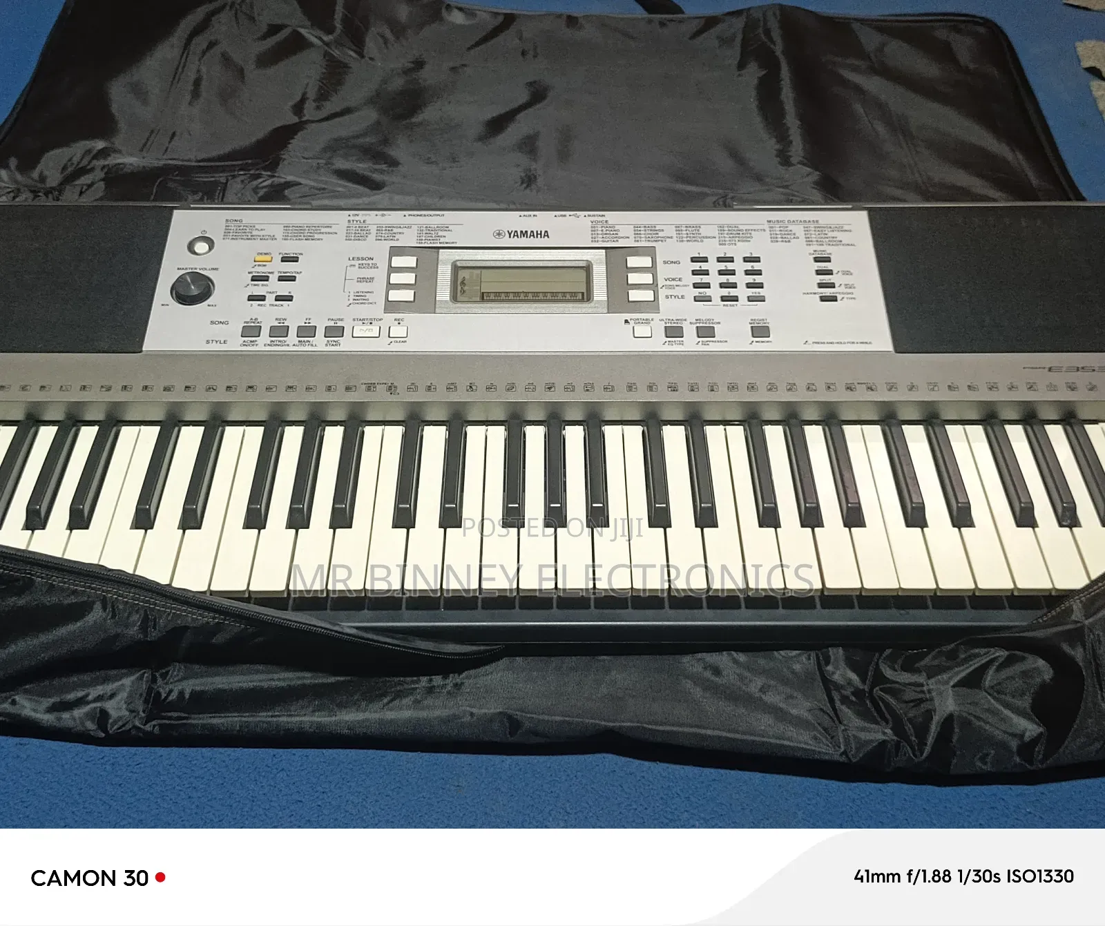 Yamaha PSR E353