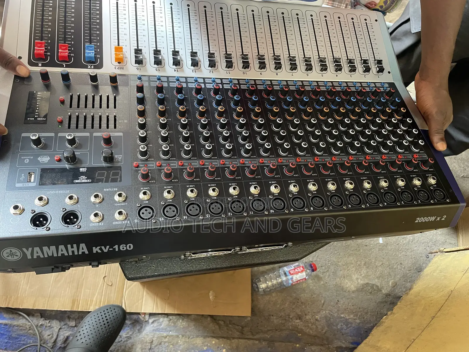 Yamaha Kv-160 16 Channel Powered Mixer