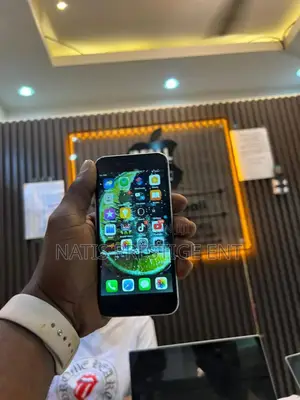 Apple iPhone 7 128 GB White