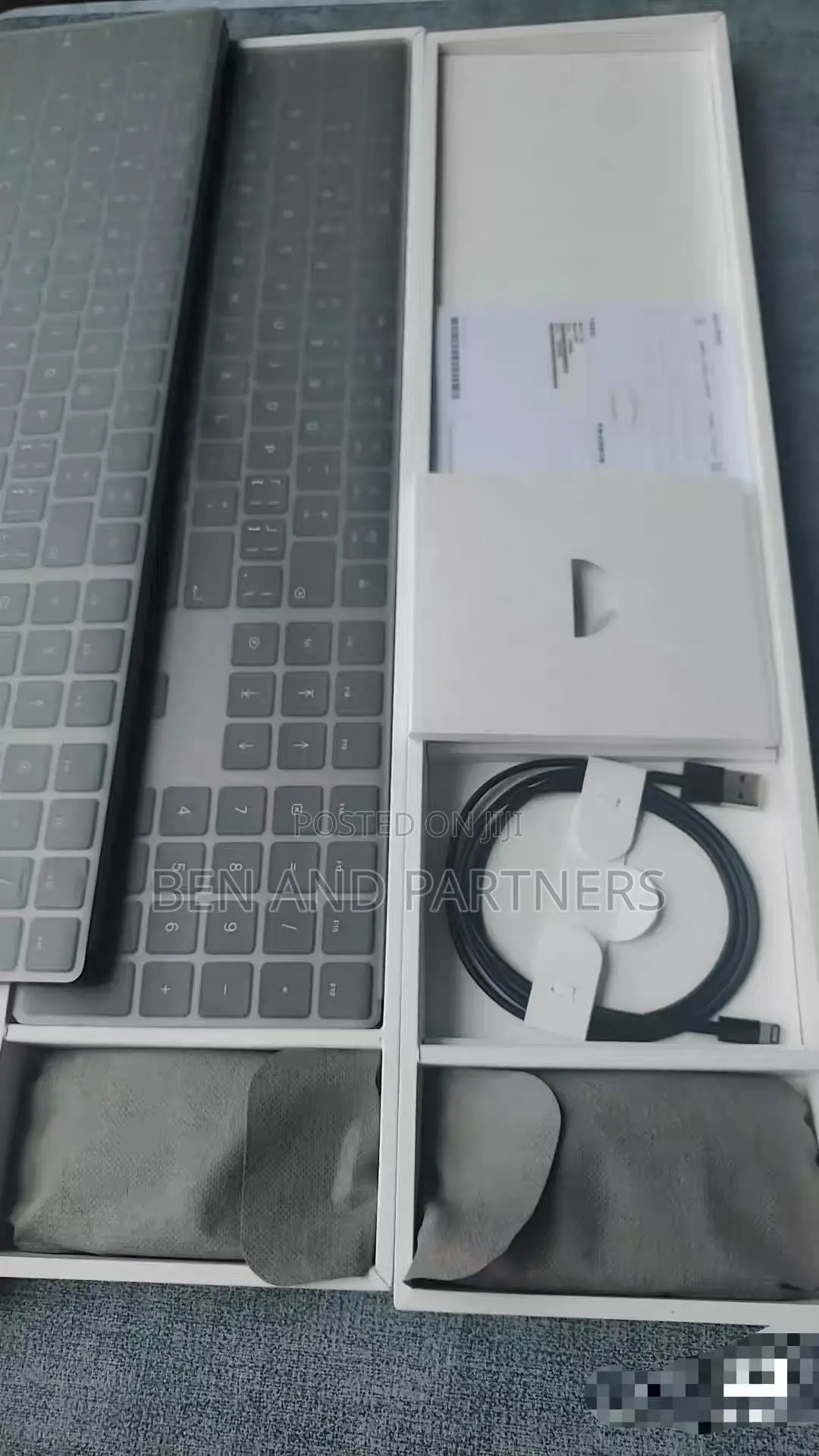 Apple Wireless Magic Keyboard + Mouse