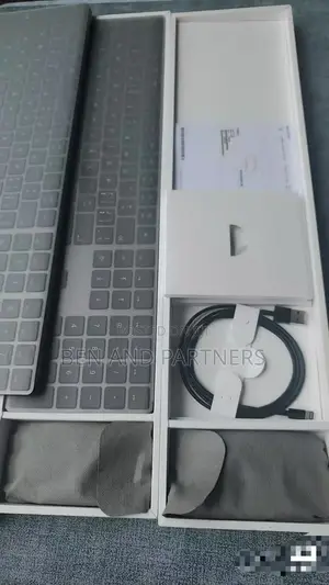 Apple Wireless Magic Keyboard + Mouse