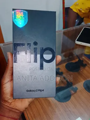 New Samsung Galaxy Z Flip4 256 GB Black