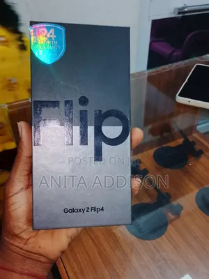 New Samsung Galaxy Z Flip4 256 GB Black