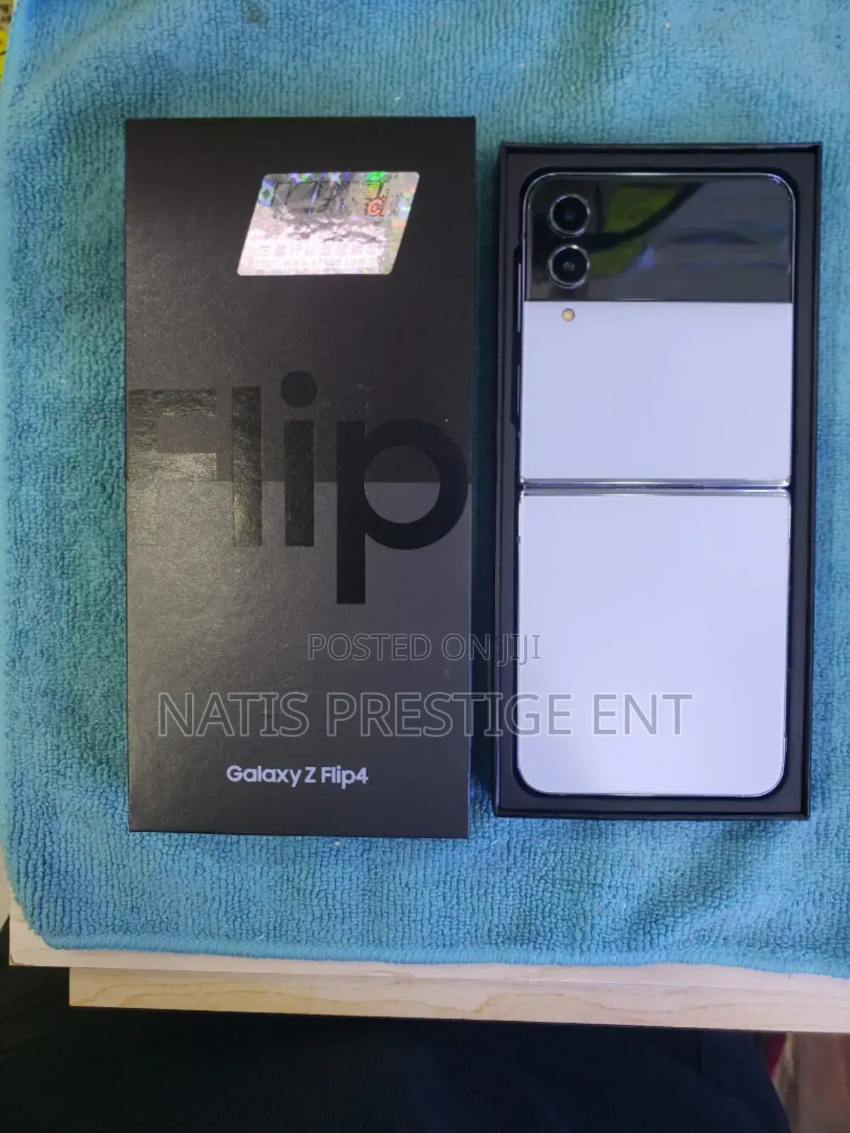 New Samsung Galaxy Z Flip4 128 GB Purple