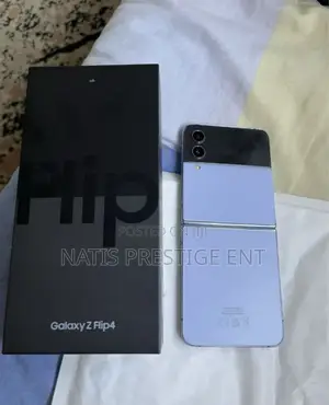 New Samsung Galaxy Z Flip4 128 GB Purple