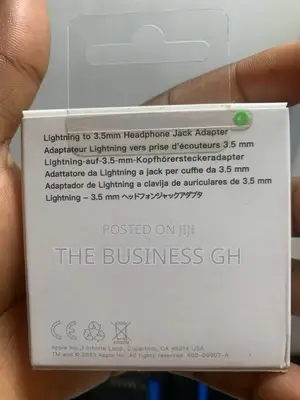Apple Lightning to Headphone Jack