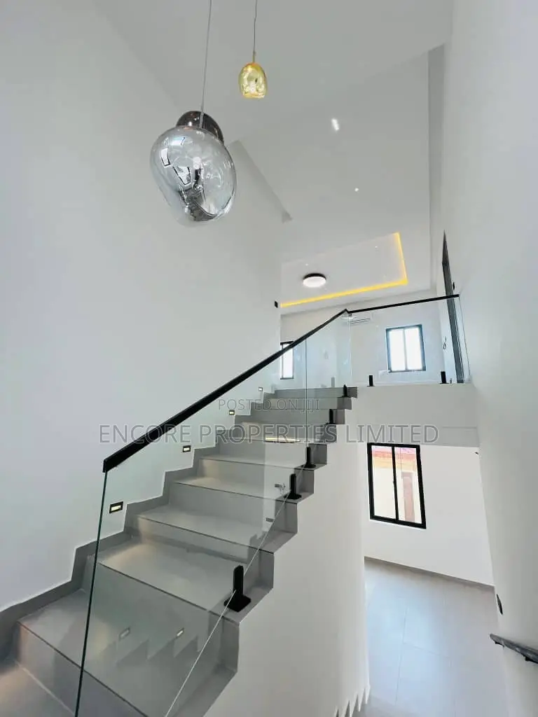 4bdrm House in Encore Properties, Owusu Ansah for sale