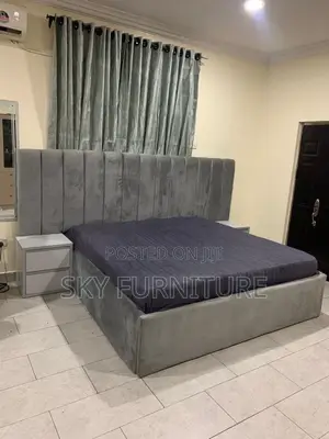 Stuffing Queen-Size Bed Frame Oversized With Side Drawers Mattress