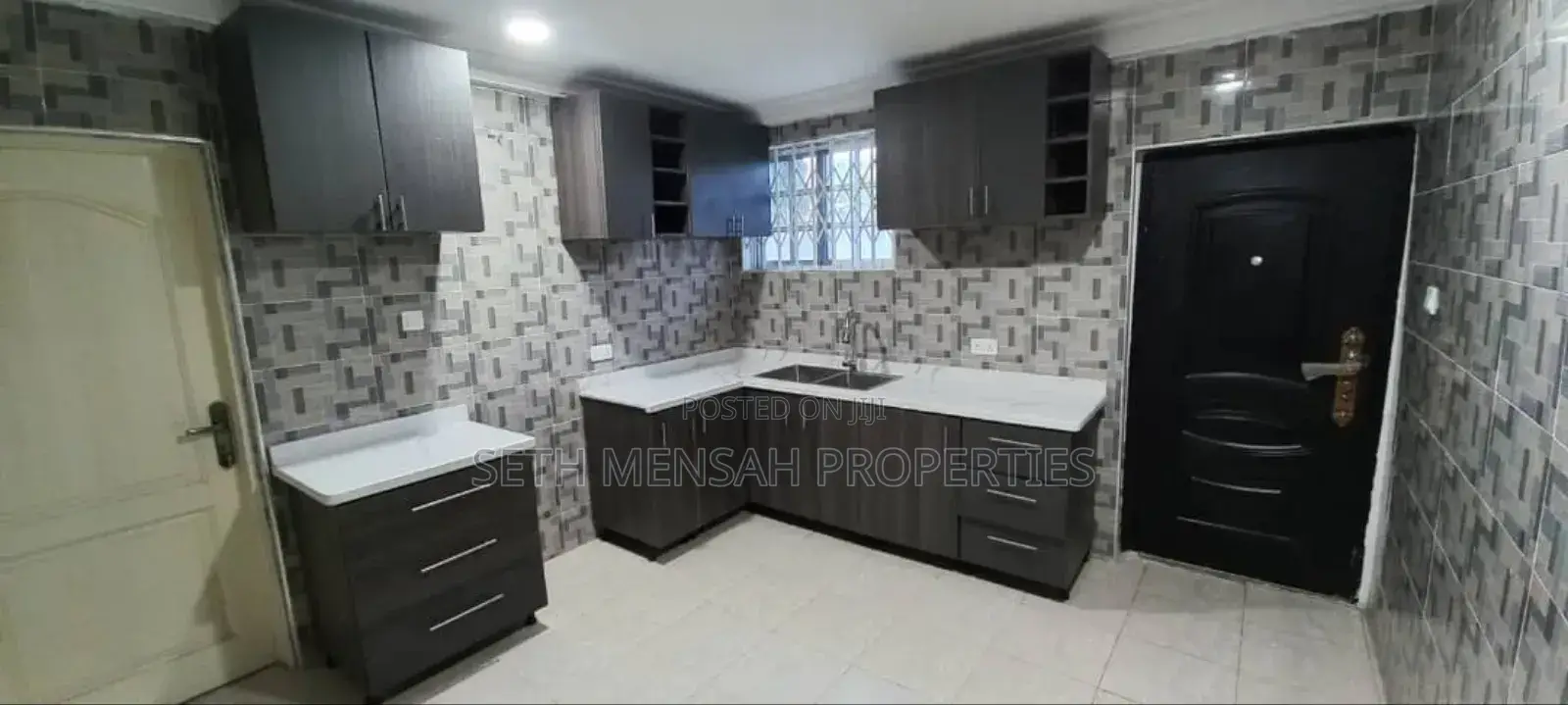 4bdrm House in Taifa-Burkina for sale