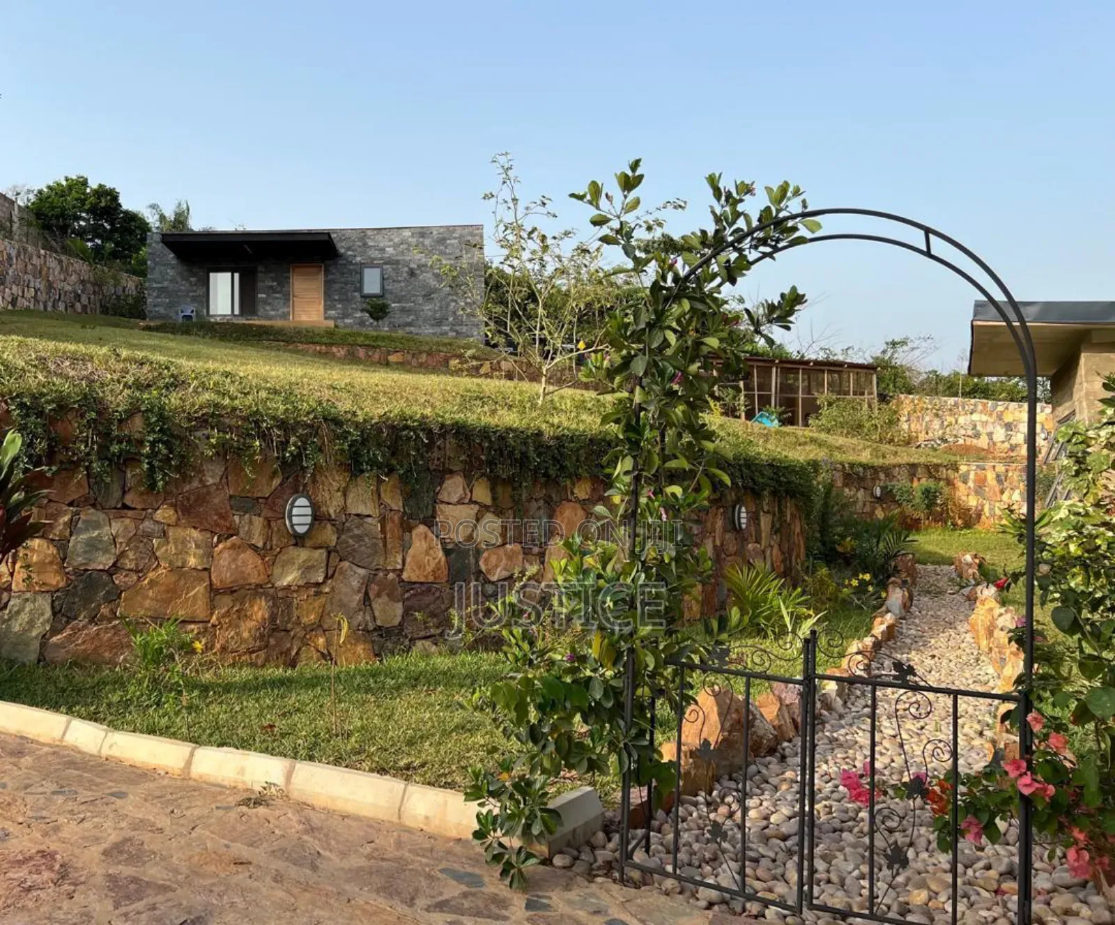 5bdrm Mansion in Aburi for sale