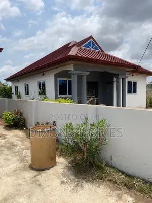 3bdrm House in Dixons Homes, Awutu Senya East Municipal for sale