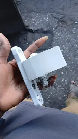 Mercedes Benz 2018 Door Inches