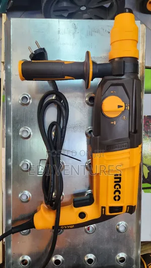 Ingco Rotary Hammer 950 Watts With Replaceable Chuck for All Bit Types