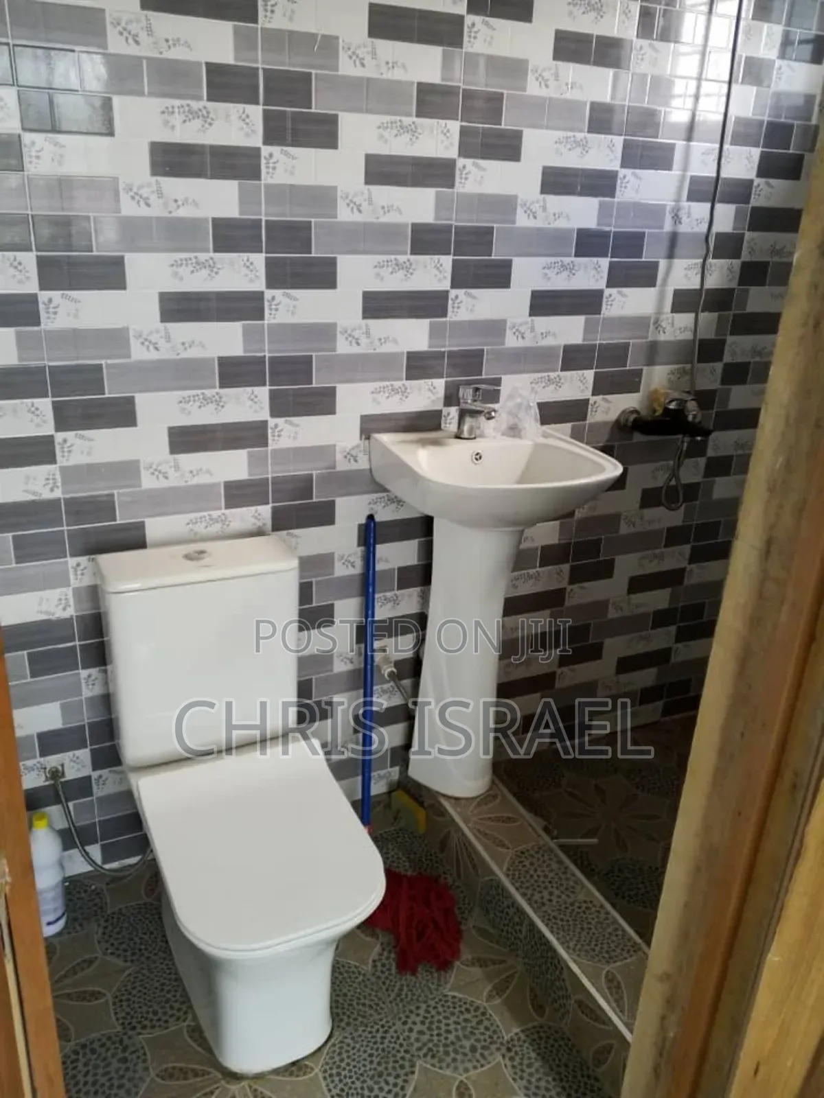 1bdrm Room & Parlour in Malejor for rent