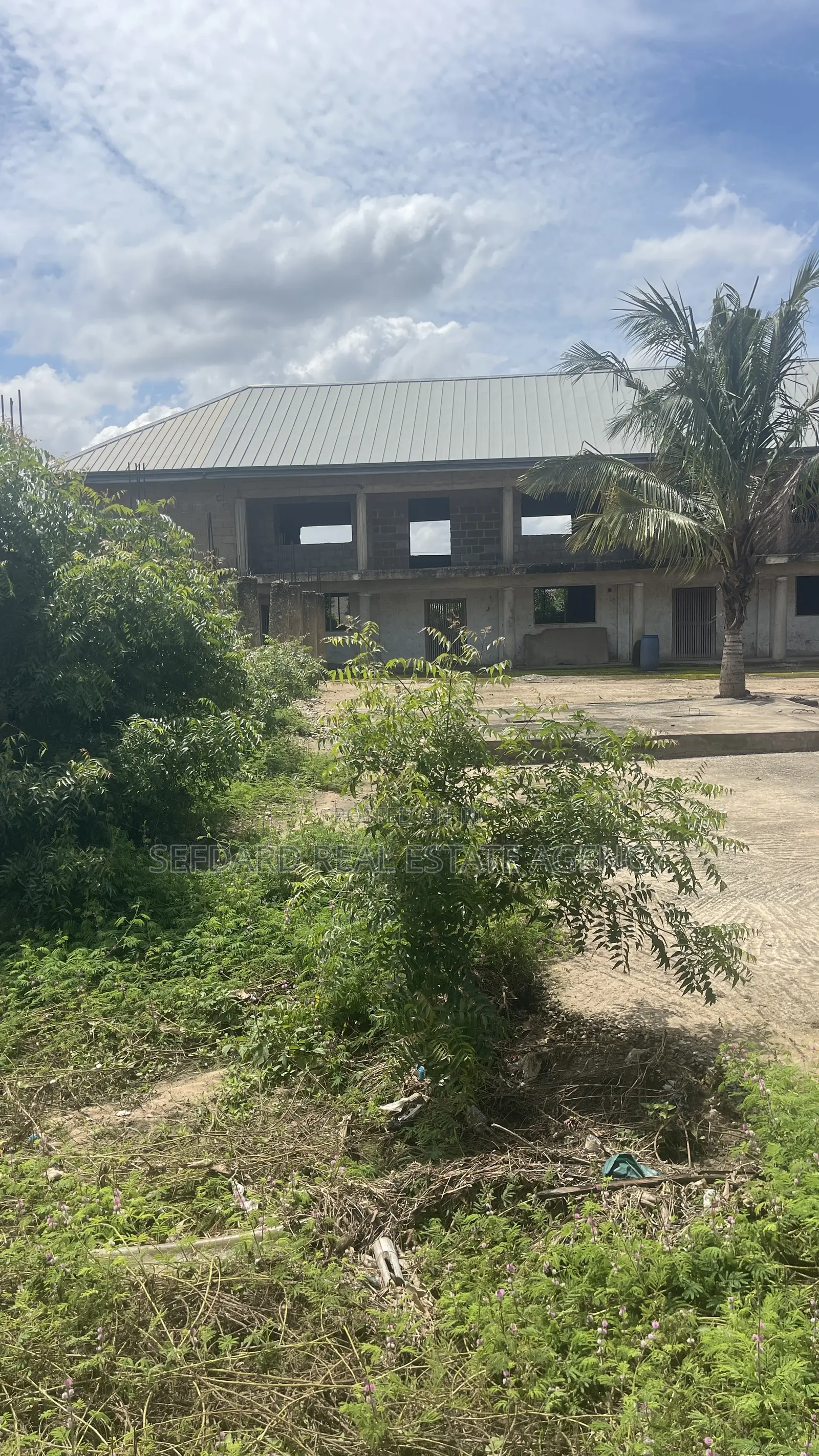 Uncompleted School Complex – Abehenase (Along the Main Sonitra Road)